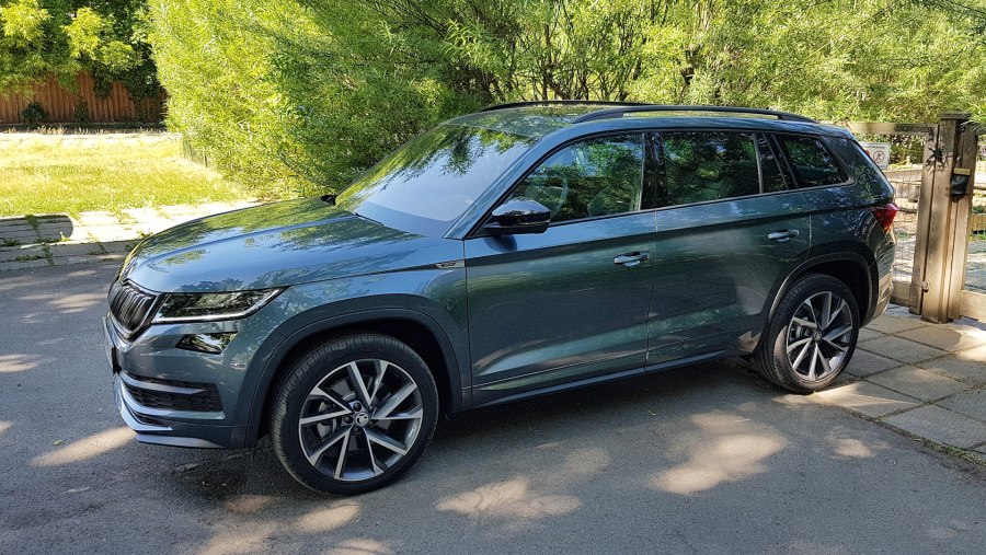 Skoda Kodiaq белый r19