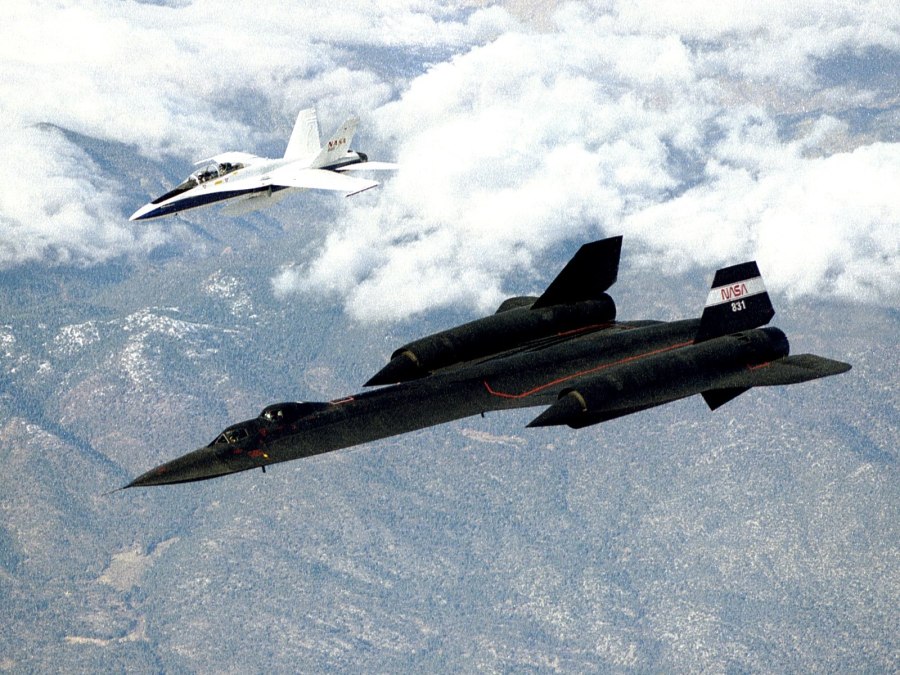 The SR-71b Blackbird