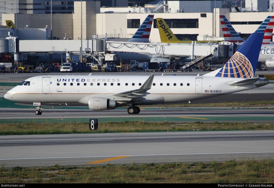 EMB 175