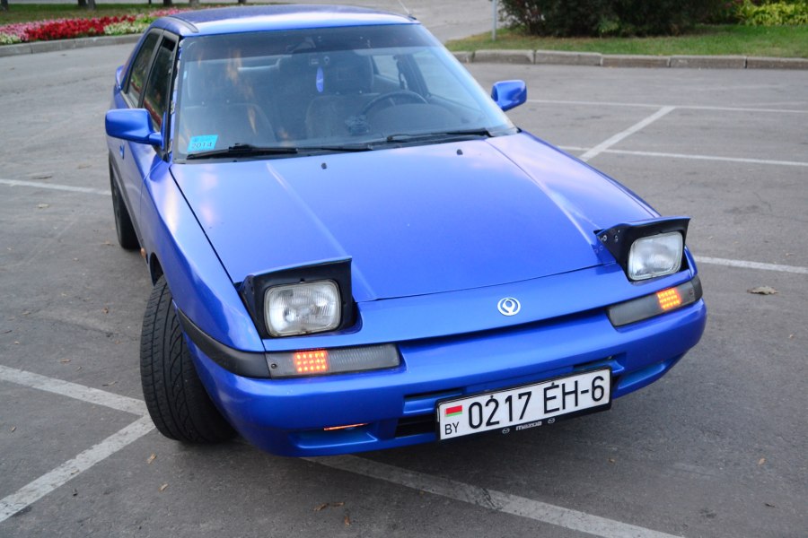 Mazda 323f 1990