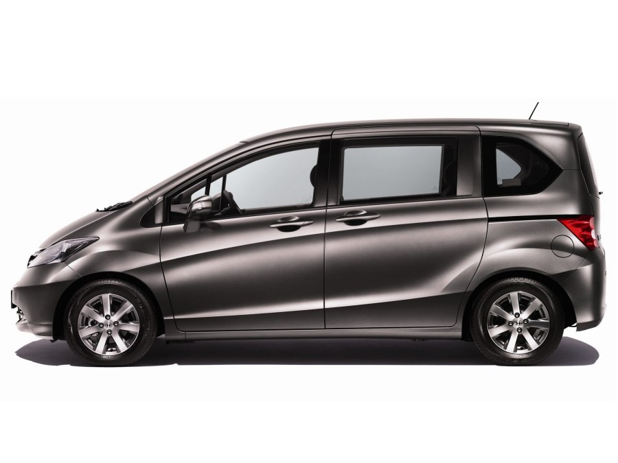 Honda freed Spike 2010