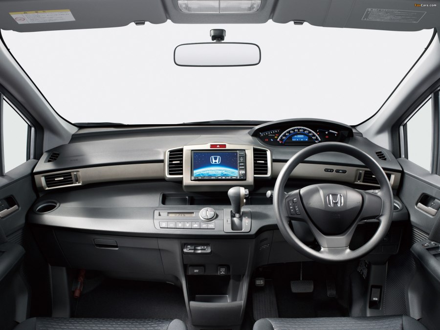 Honda freed Spike 2010