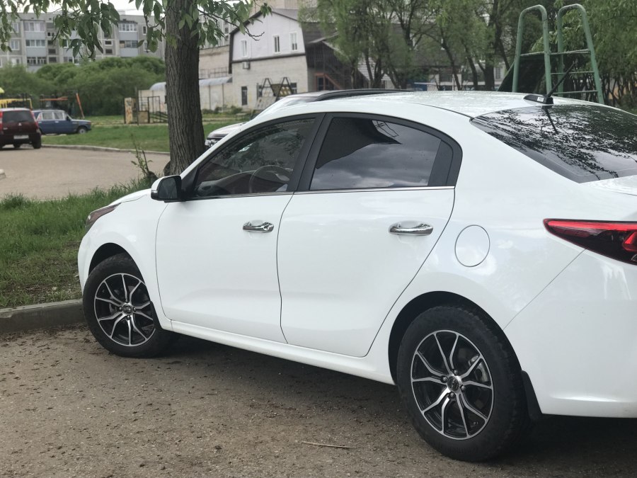 Kia Rio 4 r16