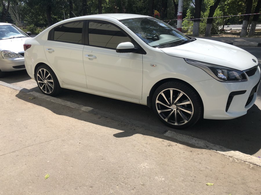Kia Rio 4 r15