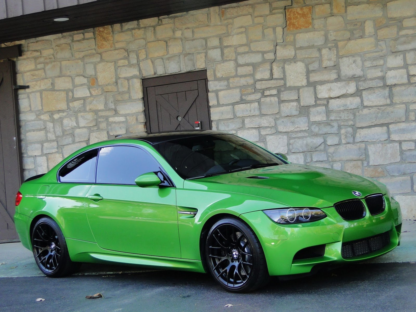 Зеленая м5. BMW e92 Green. BMW e92 зеленая. BMW m3 Green. BMW m3 e92 зеленая.