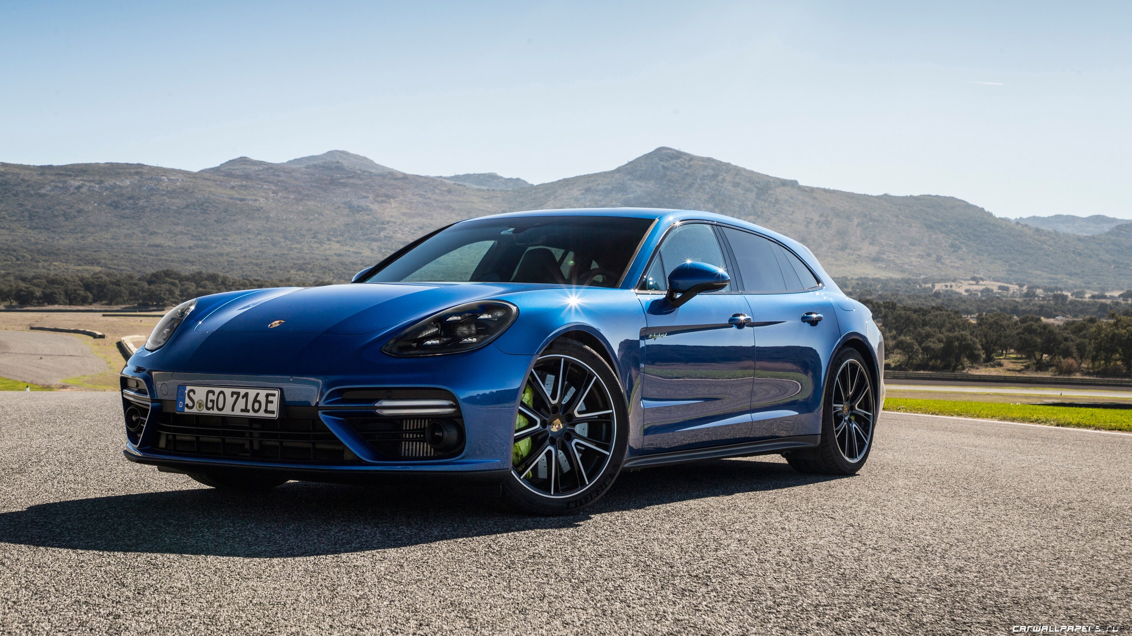 2018 Porsche Panamera Turbo s e Hybrid