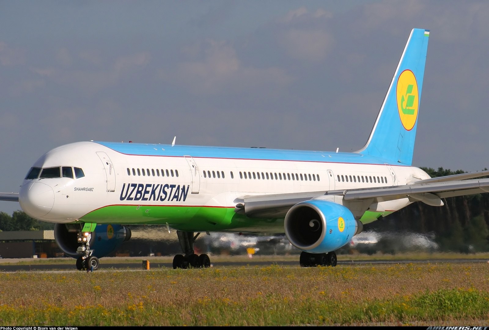 Боинг 757. Boeing 757 Uzbekistan Airways. Boeing 757 Uzbekistan Airways Андижан. Боинг 757 200 Узбекистон хаво йуллари. 767-200 Боинг uz Airways.