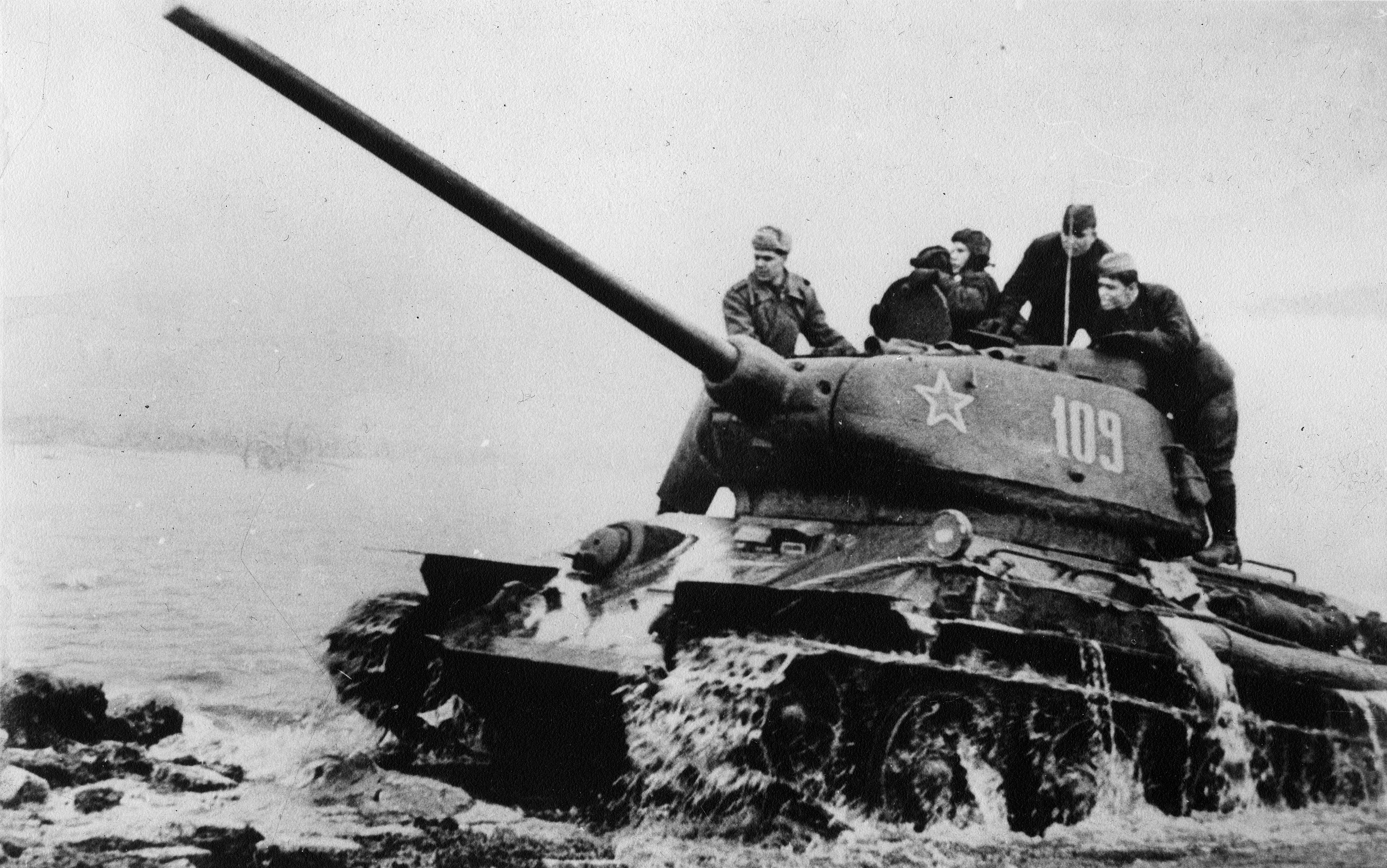Отечественные ис. Танк т34 1945. Танк т 34 ВОВ.