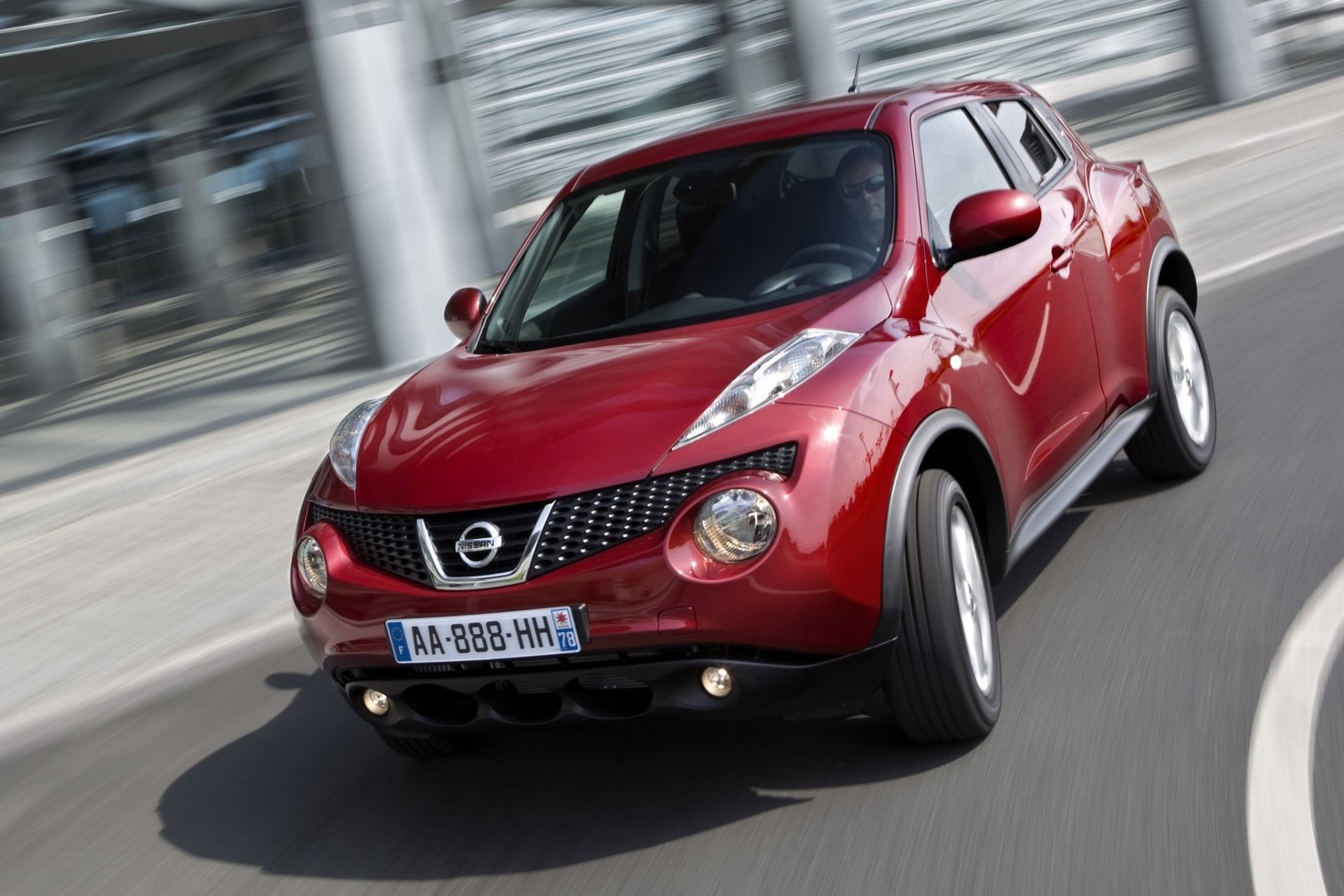 Nissan Juke красный 2016