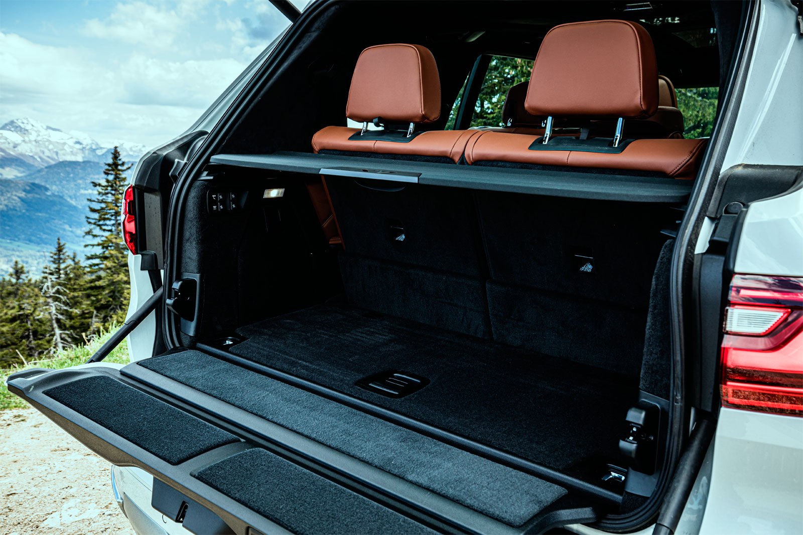 BMW x7 багажник