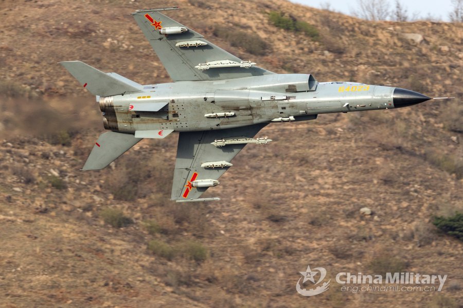 Истребитель-бомбардировщик JH-7a