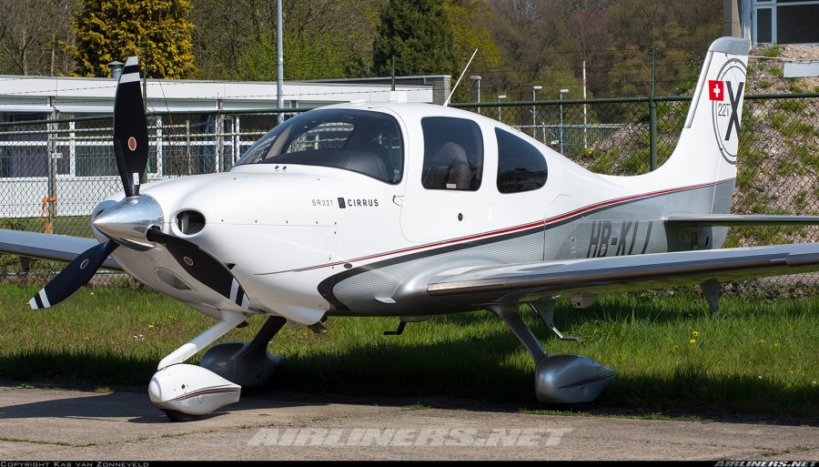 Cirrus sr22