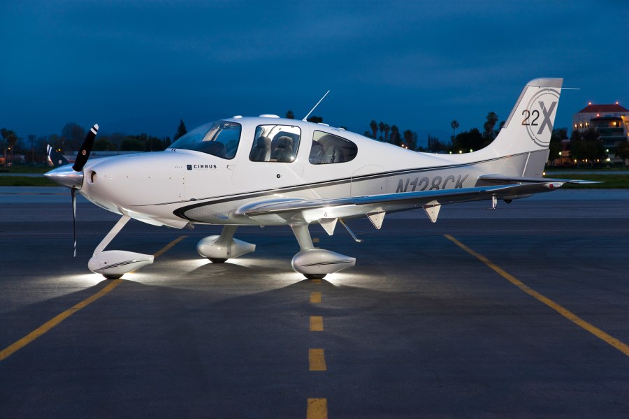 Cirrus aircraft sr22