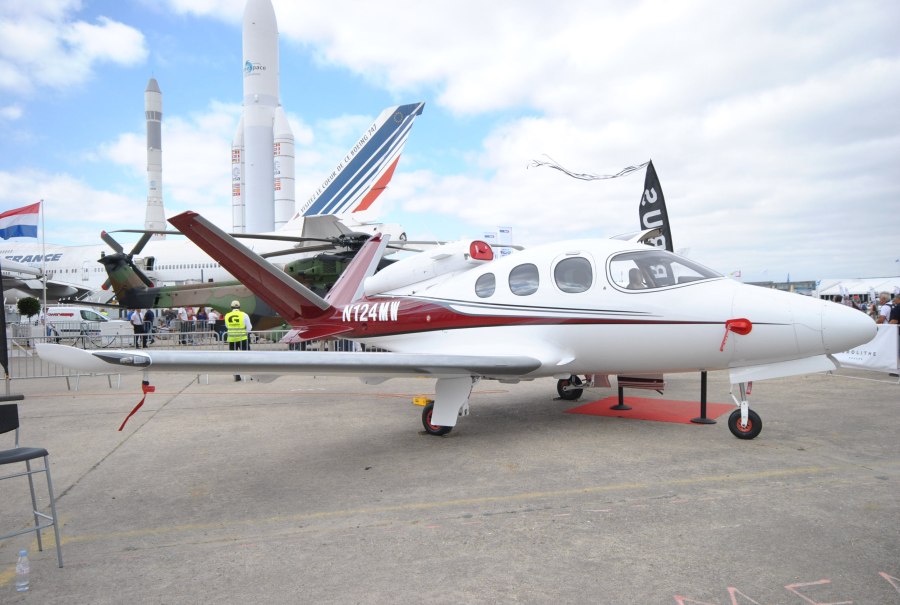 Cirrus aircraft sr22