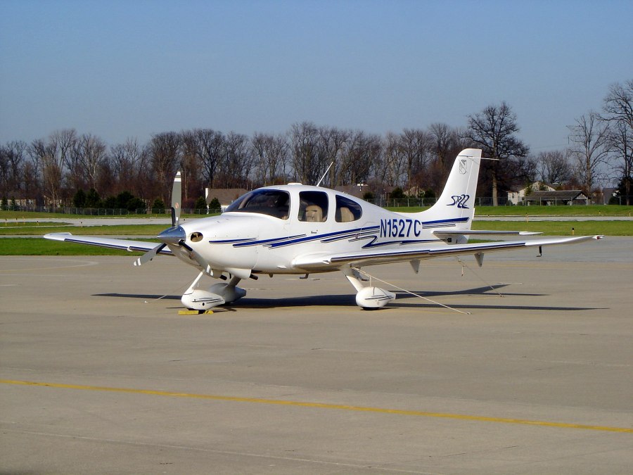 Cirrus aircraft sr22