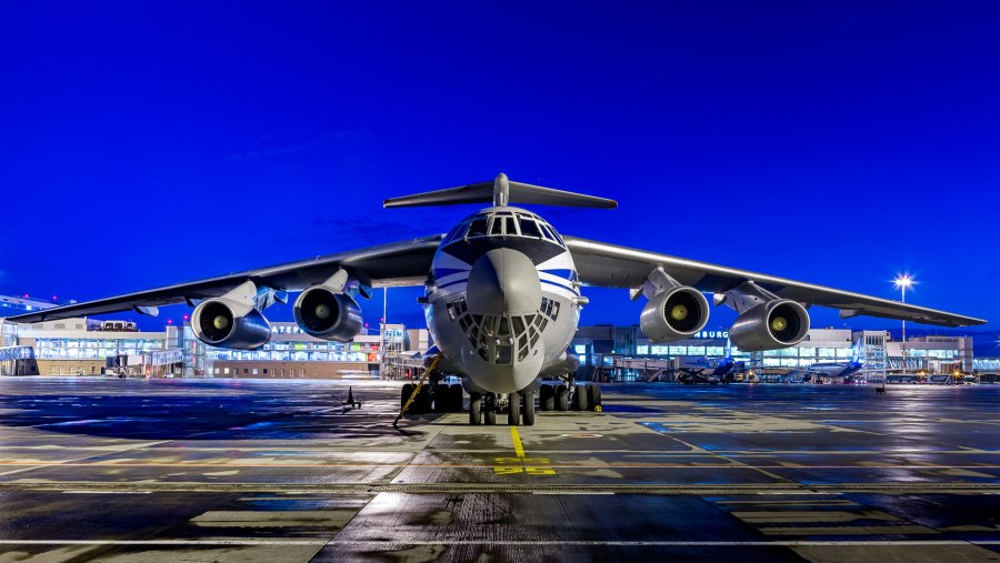 Самолёт Боинг 747 8