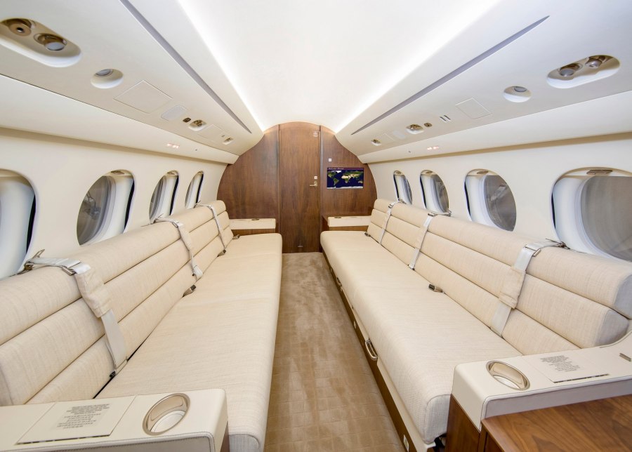 Dassault Falcon 8x Interior