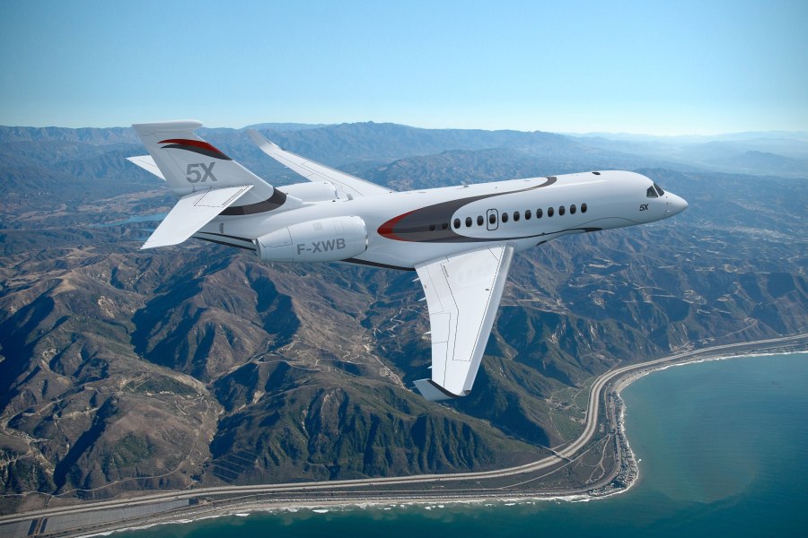 Самолет Dassault Falcon 5x