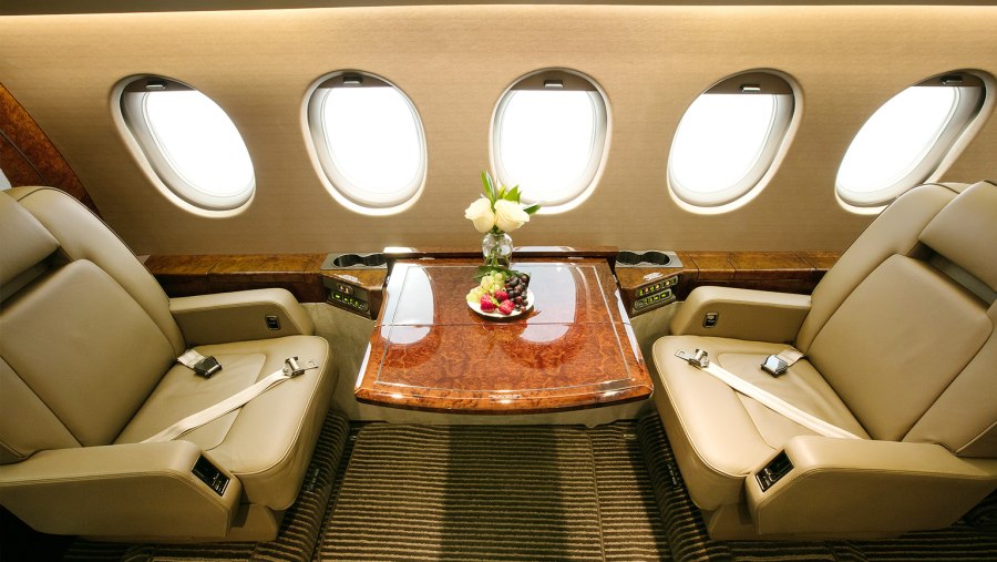 Dassault Falcon 2000s салон