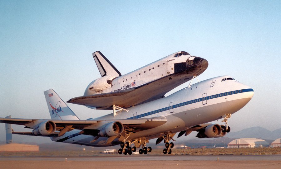Пассажирский Боинг 747