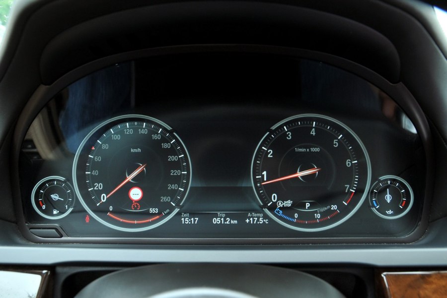 Приборки на BMW f07