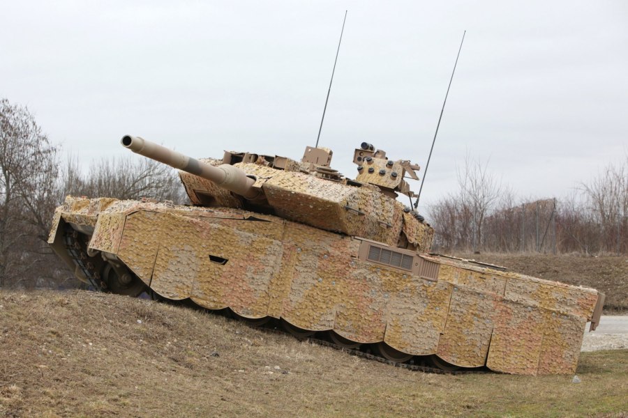 Пантера танк 824