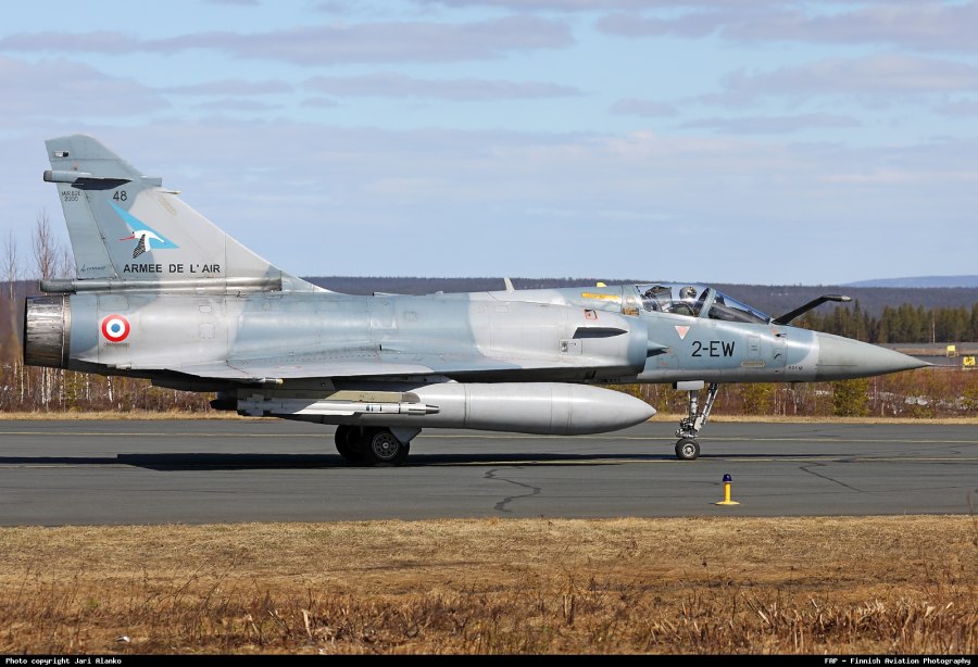 Mirage 2000 самолет