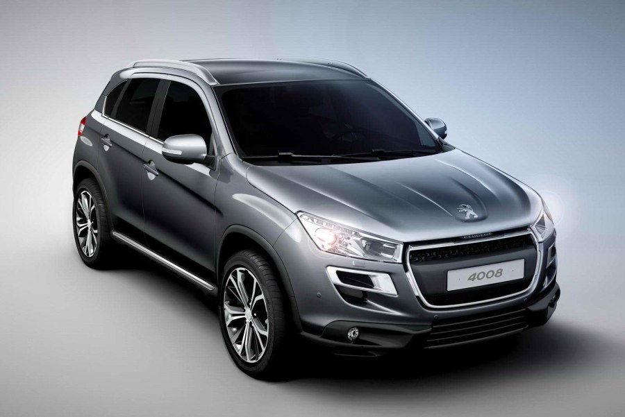 Peugeot 4008 салон