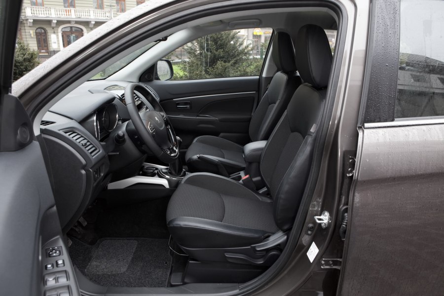 Peugeot 4007 салон