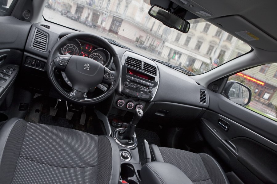 Peugeot 4008 салон