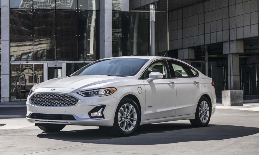 Ford Fusion 2010 седан