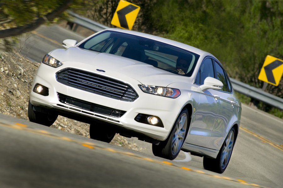 Ford Fusion седан 2013