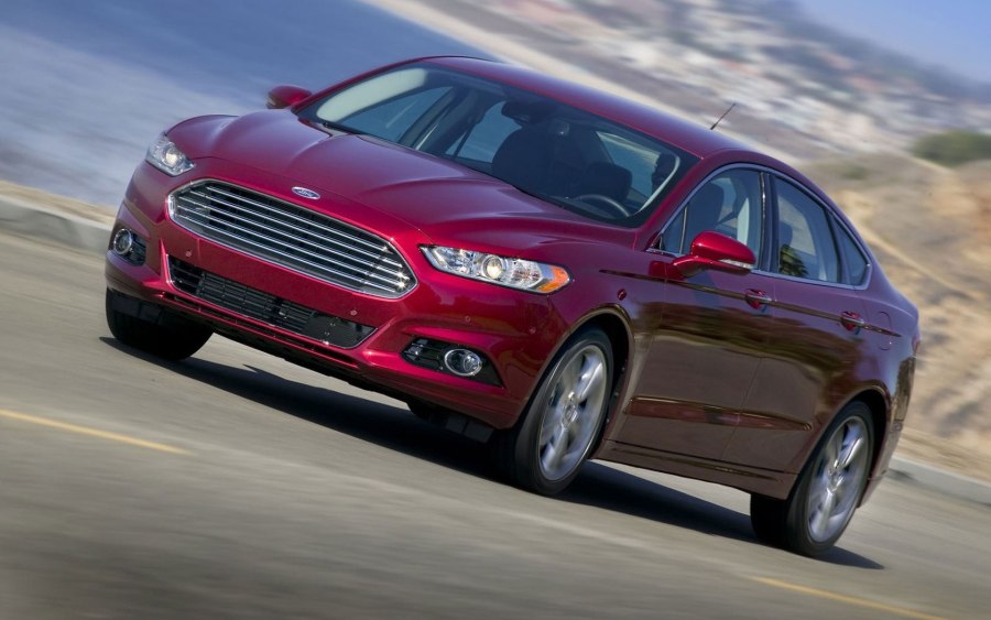 Ford Fusion седан 2013