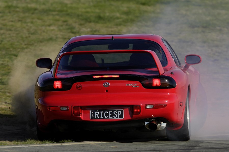 Mazda rx7 сбоку
