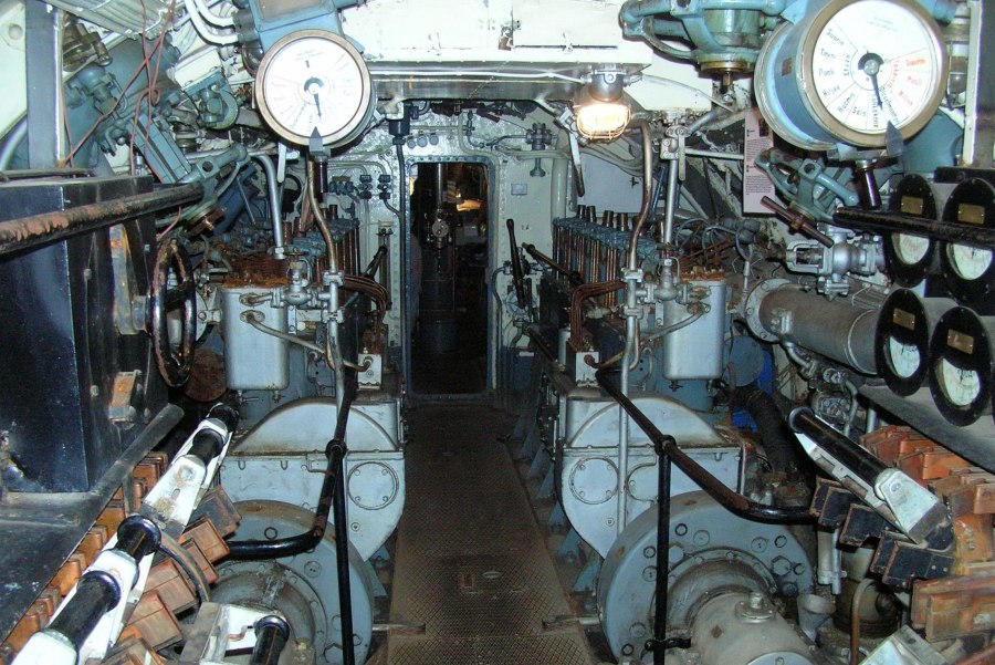 Внутри подводной лодки пр. 877