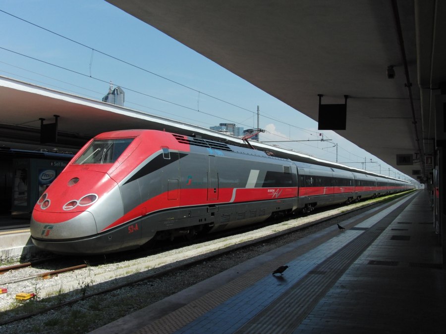 Итальянские поезда Frecciarossa
