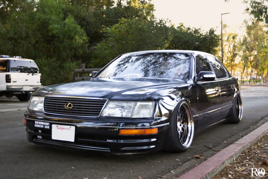 Lexus лс 400
