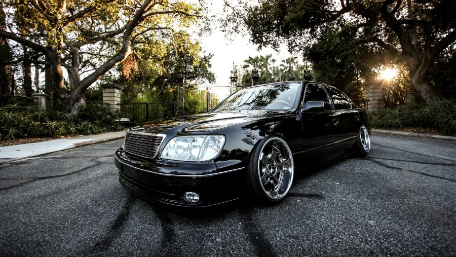 Lexus LS 400 стенс