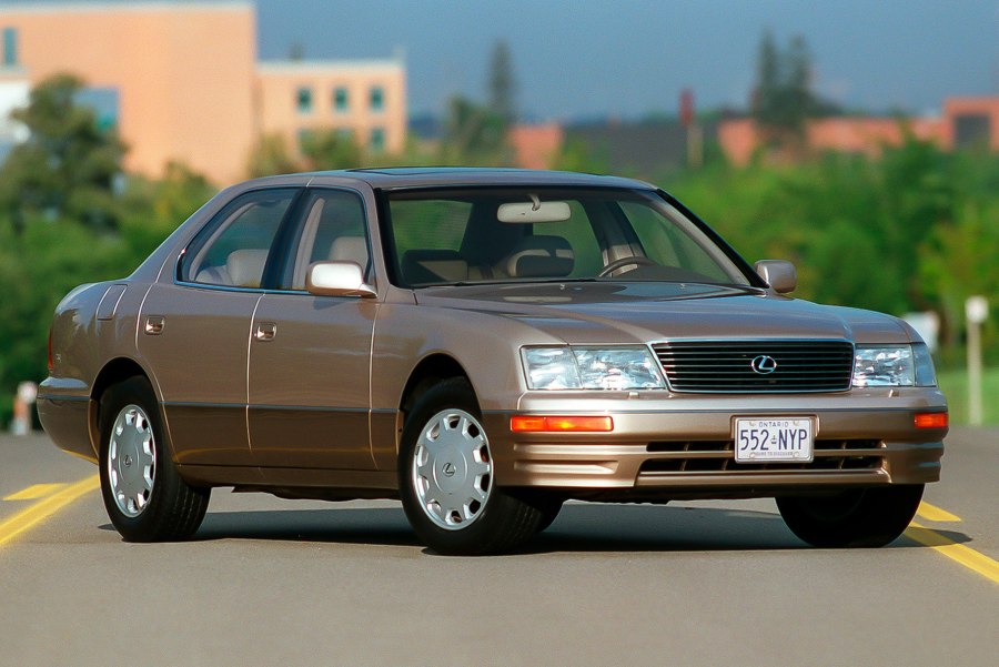 Lexus LX 400