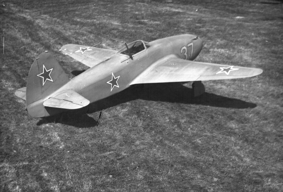 Як-15 реактивный самолёт