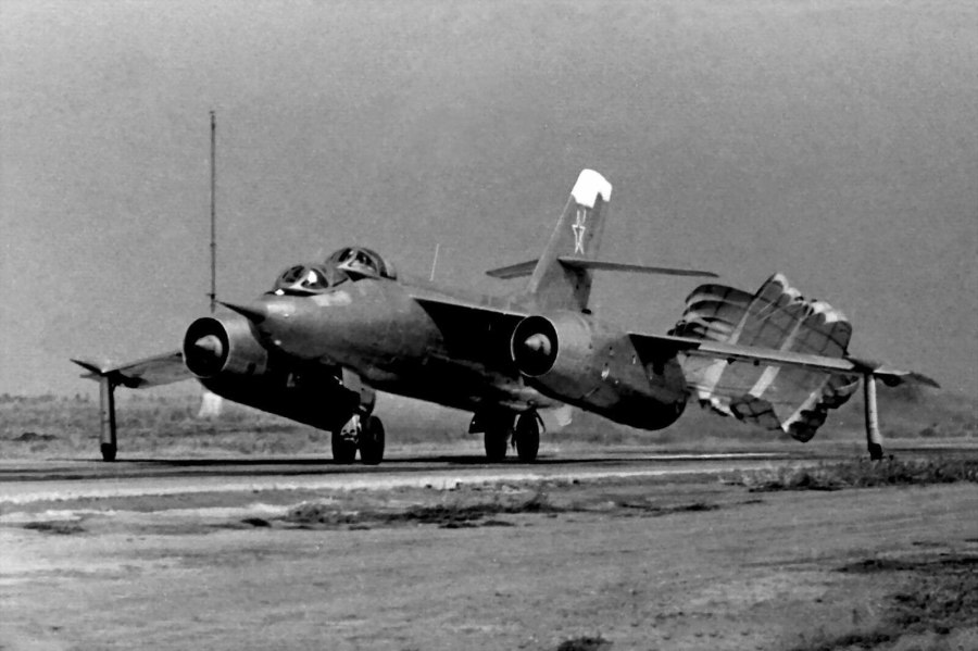 Самолет як-28р