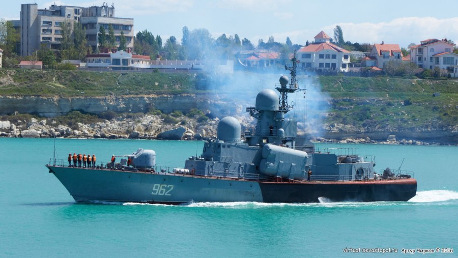 Мариуполь 08.05.22 подбит катер ЧФ