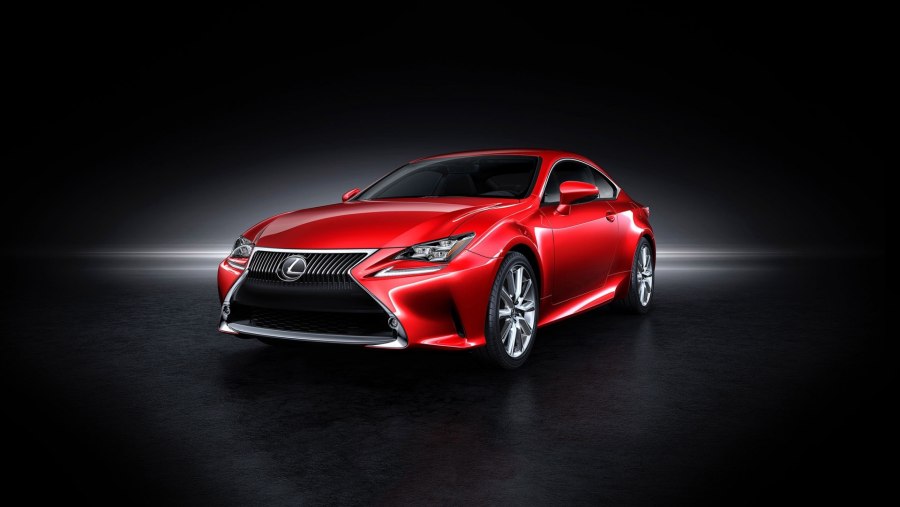 Lexus RC F красный