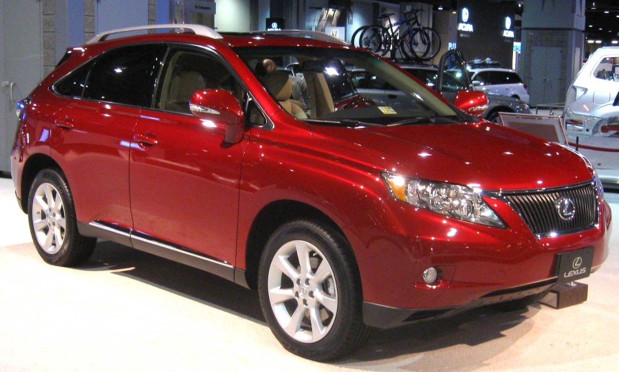 Lexus RX 200t красный