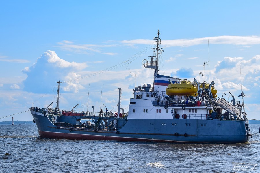 Средний морской танкер проекта 23130