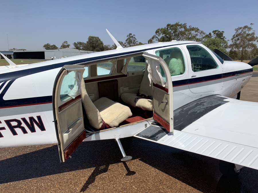Twin Beech 18