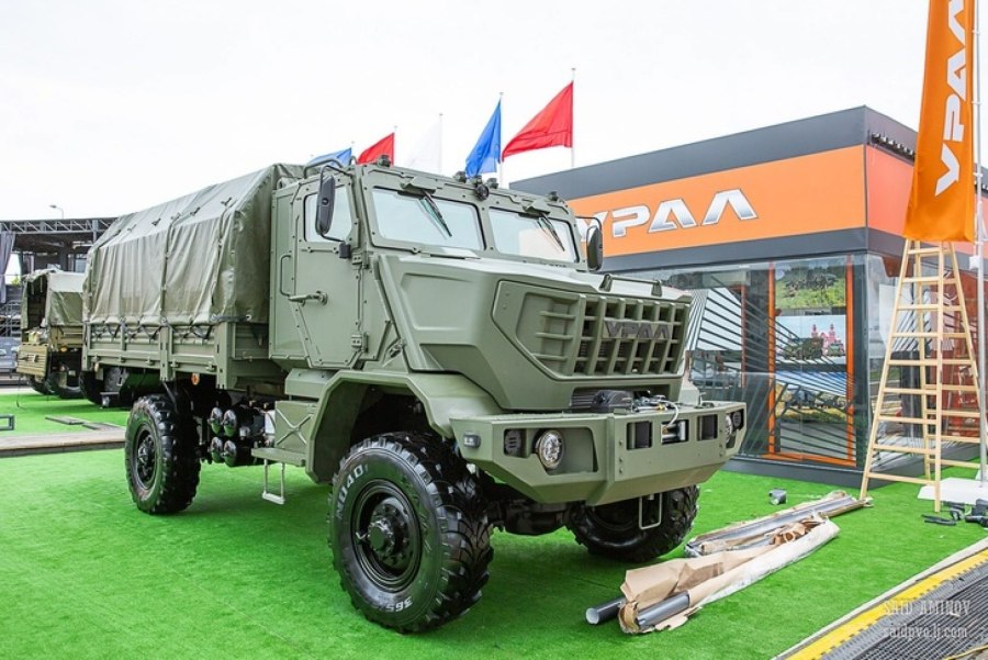 Урал 2021 грузовик армейские