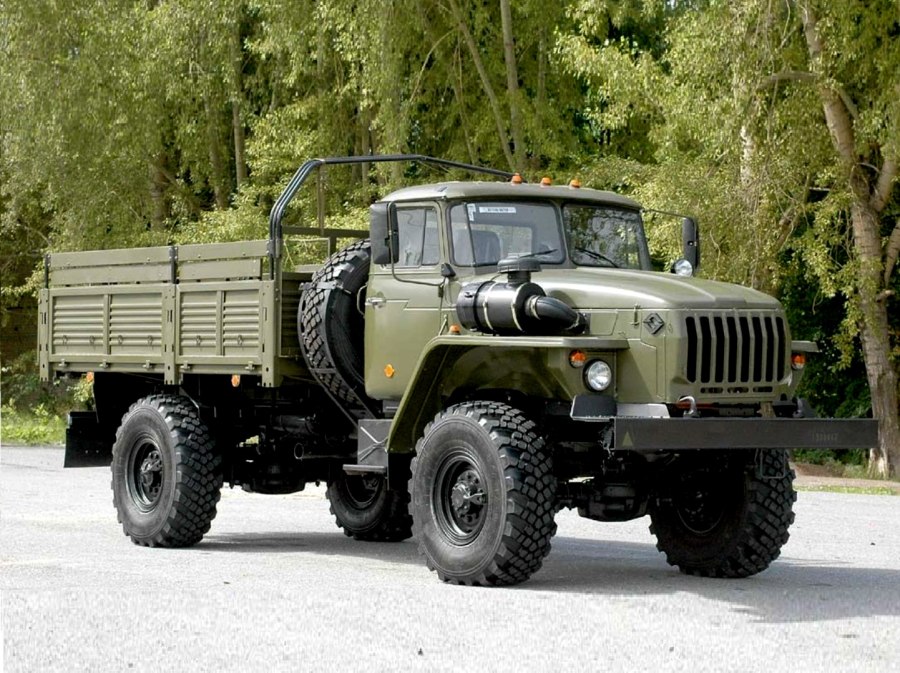 Военный грузовик Урал 43206