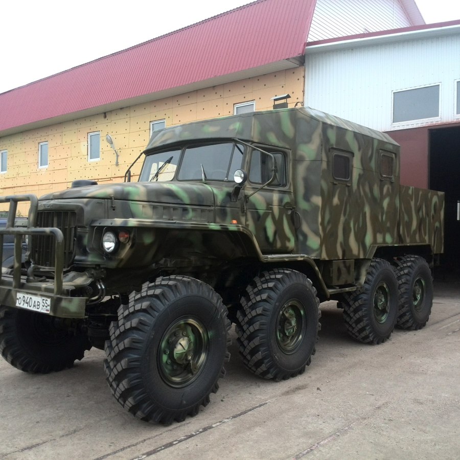 Урал 4320 военный бронированный