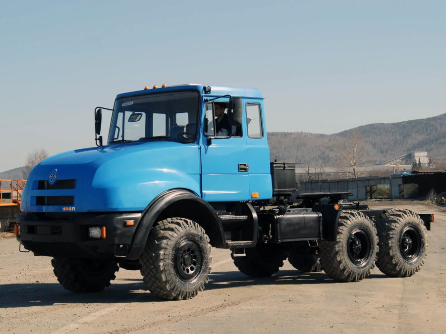 Тягач Урал 44202